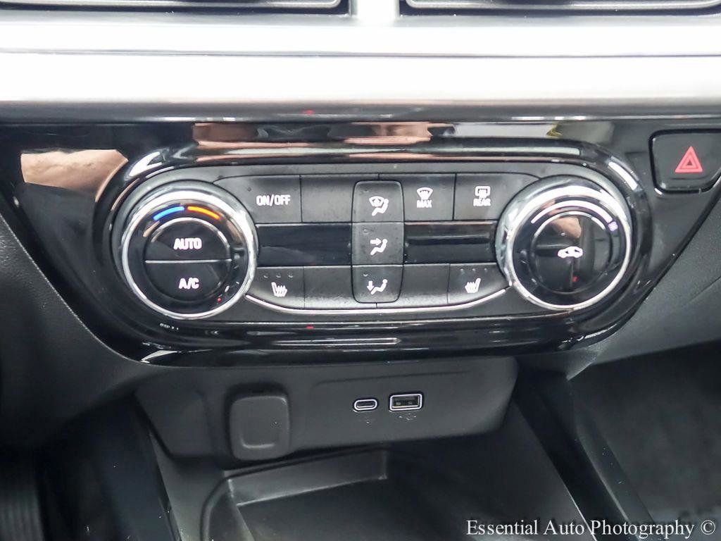 Used 2024 Chevrolet Trax ACTIV w/ Sunroof Package image 18