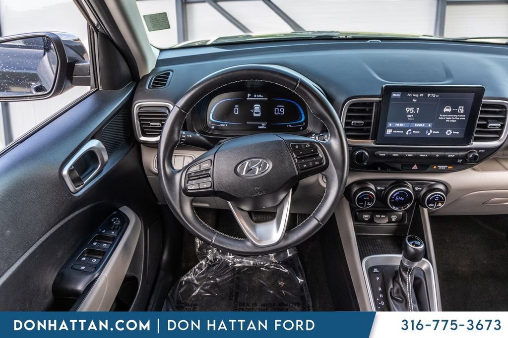 Used 2025 Hyundai Venue SEL FWD image 6