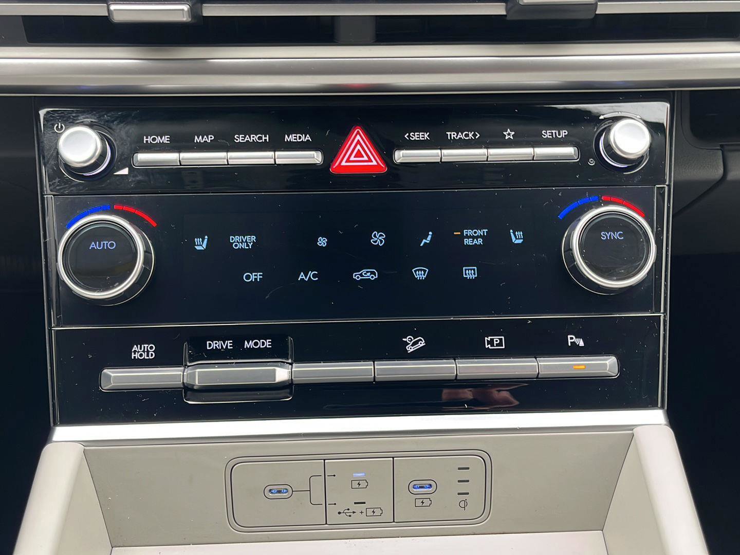 Used 2025 Hyundai Santa Fe SEL image 25