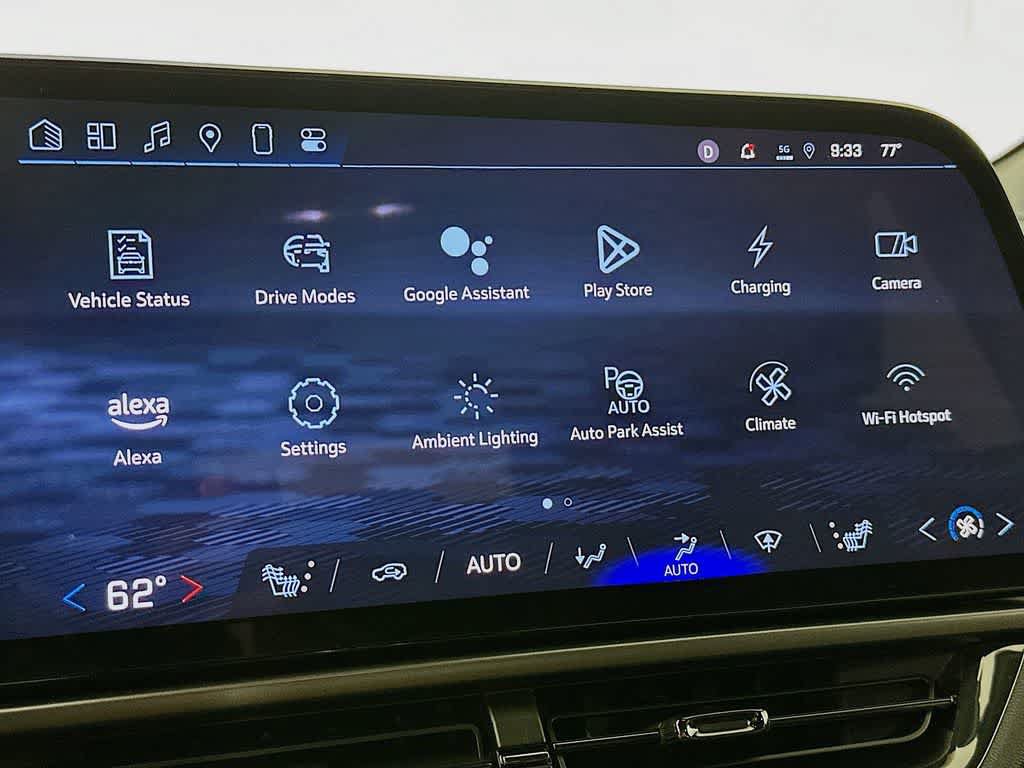 Used 2024 Chevrolet Equinox EV RS FWD image 17