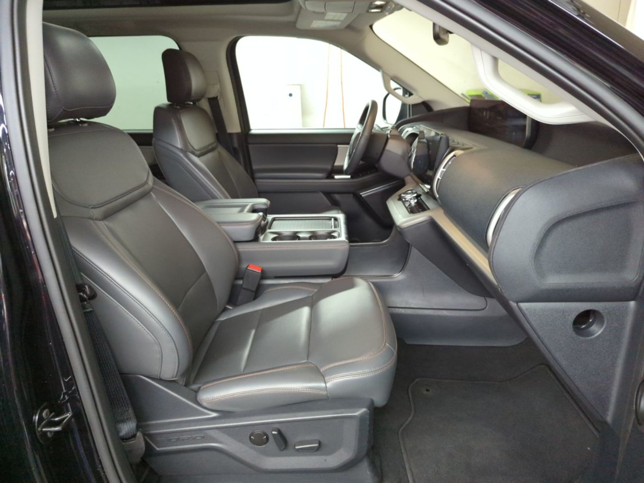 Certified 2025 Ford Expedition Max Active AWD/4WD image 7