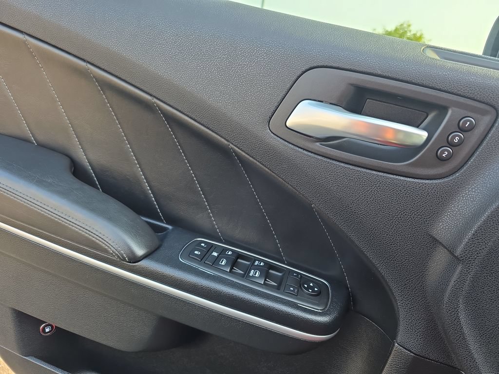 Used 2018 Dodge Charger R/T w/ Plus Group RWD image 21