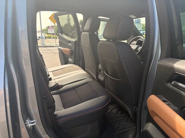 Used 2025 GMC Canyon AT4 AWD/4WD image 16