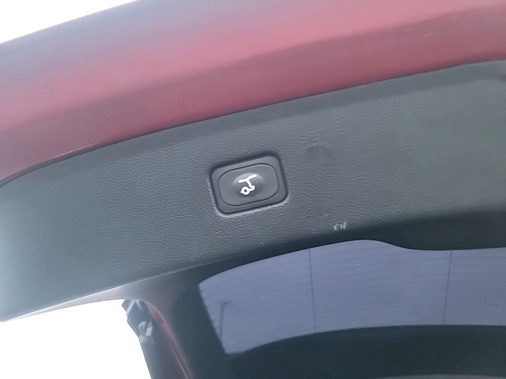 Certified 2022 Ford Edge ST-Line w/ Class II Trailer Tow Package image 24