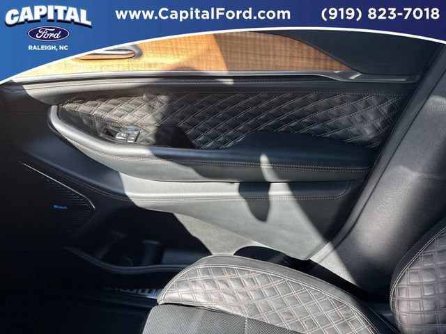 Used 2023 Jeep Grand Cherokee Summit AWD/4WD image 29