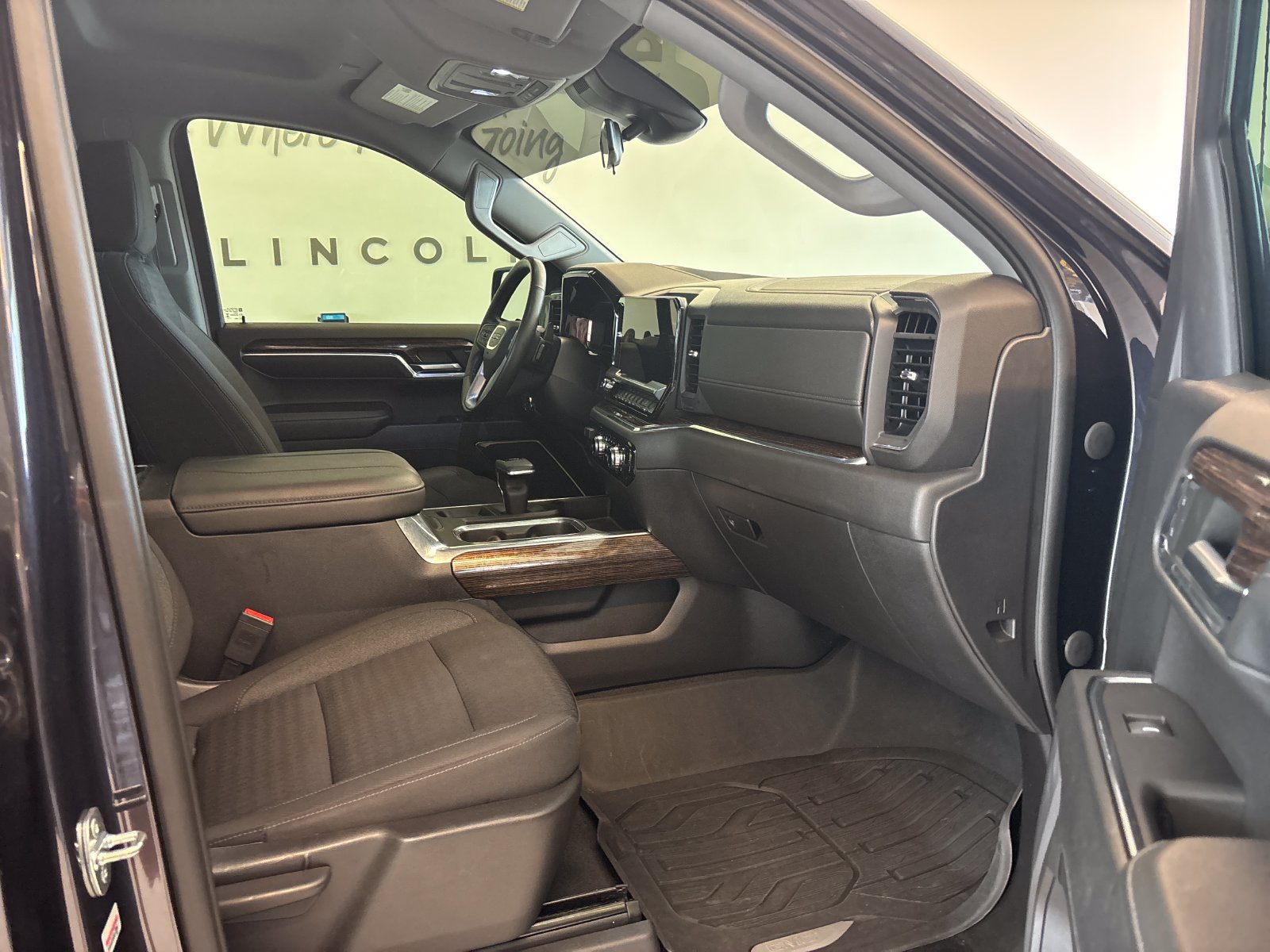 Used 2023 GMC Sierra 1500 Elevation AWD/4WD image 6