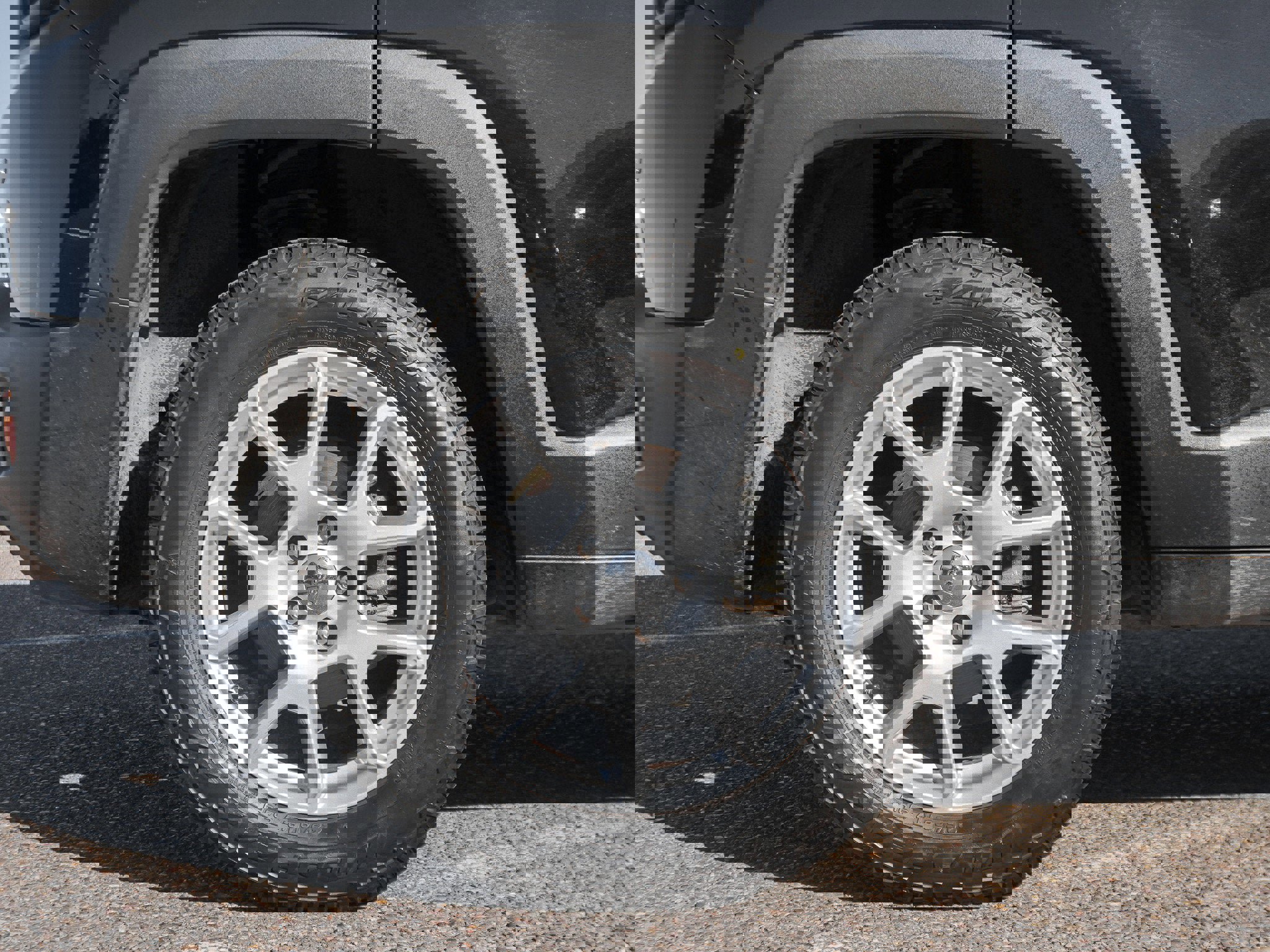 Used 2021 Jeep Renegade Latitude w/ Convenience Group image 12