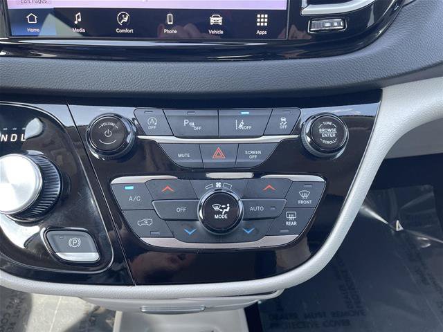 Used 2024 Chrysler Pacifica Touring-L FWD image 26