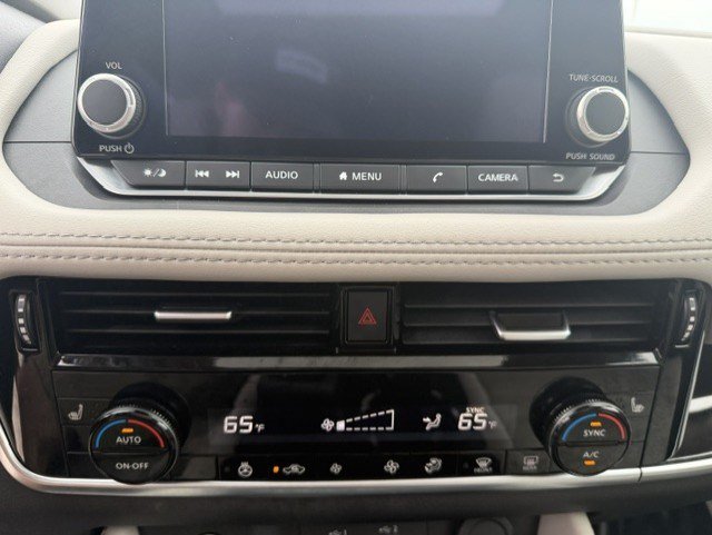 Used 2023 Nissan Rogue SL AWD/4WD image 22