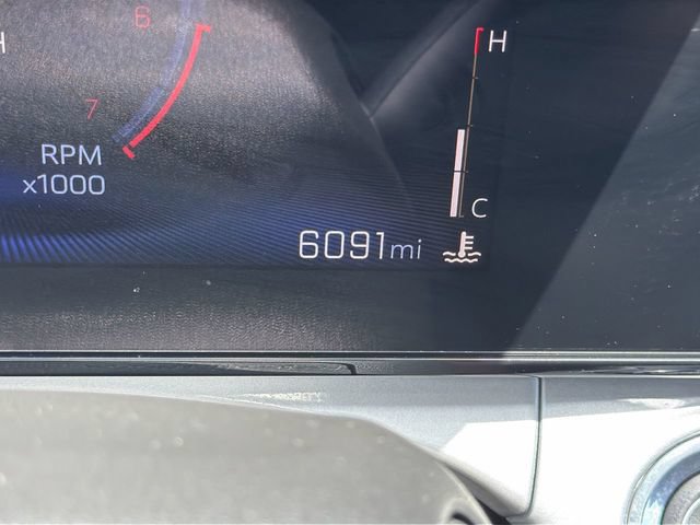 Used 2025 Chevrolet Trax LT FWD image 14