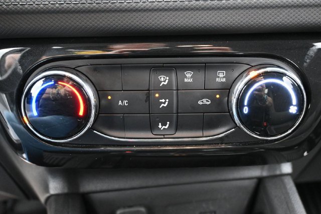 Used 2024 Chevrolet TrailBlazer LT FWD image 21