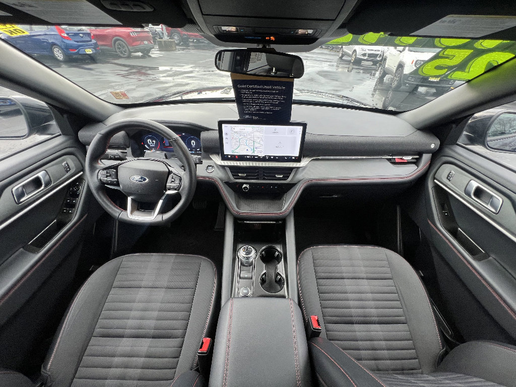 Certified 2025 Ford Explorer ST-Line image 19