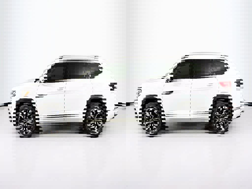 Used 2022 Volkswagen Atlas SEL Premium image 2