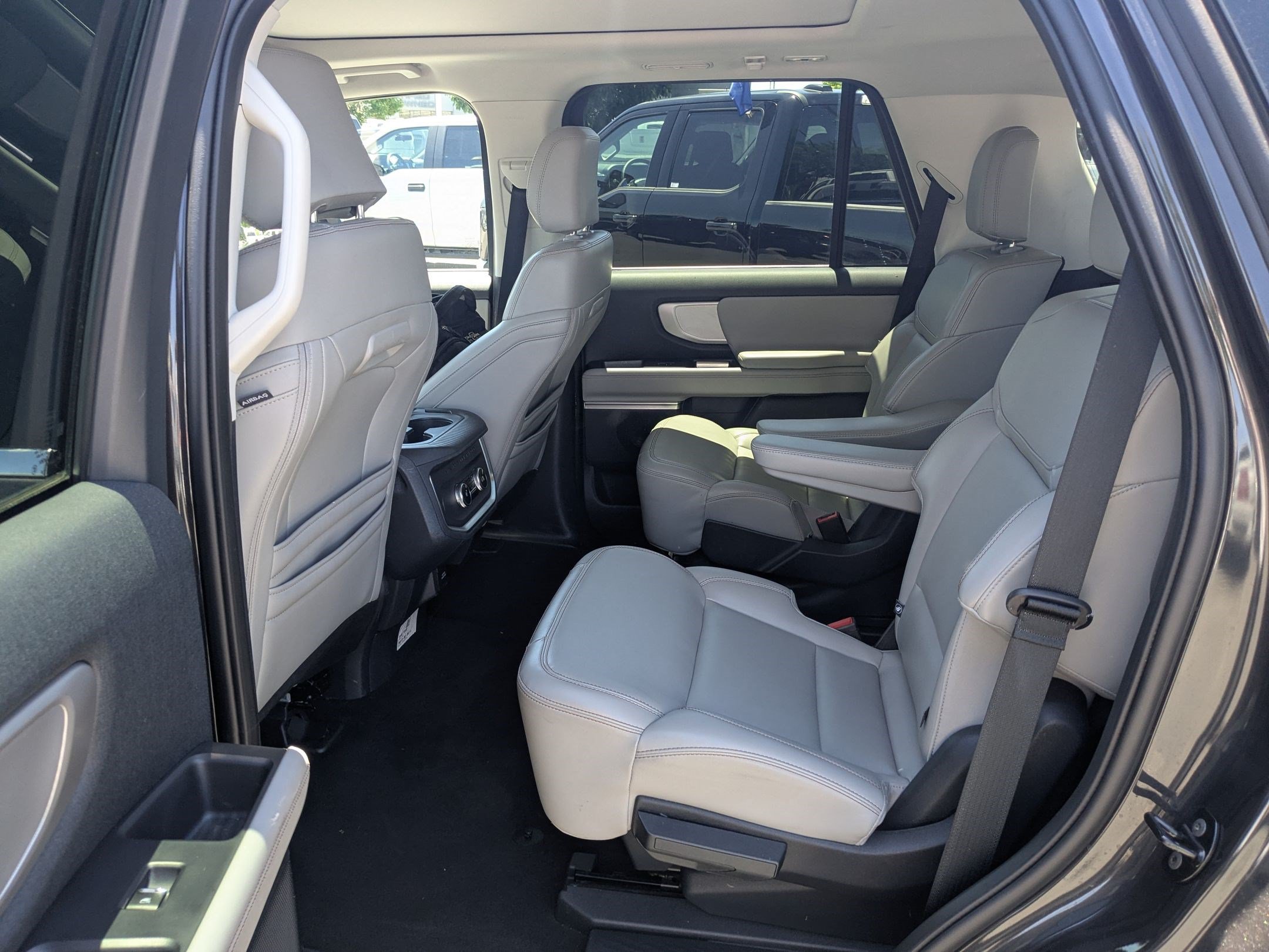 Certified 2025 Ford Expedition Active AWD/4WD image 32
