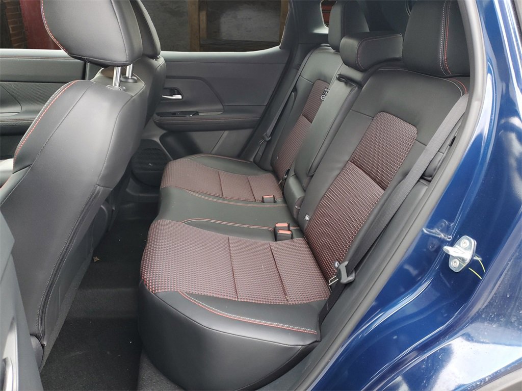 Used 2025 Nissan Kicks SR image 7