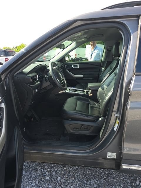 Certified 2021 Ford Explorer XLT w/ Equipment Group 202A RWD image 7