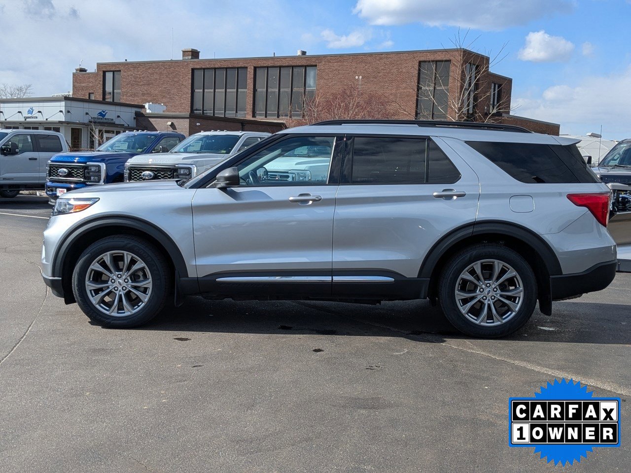 Certified 2022 Ford Explorer XLT w/ Equipment Group 202A image 2