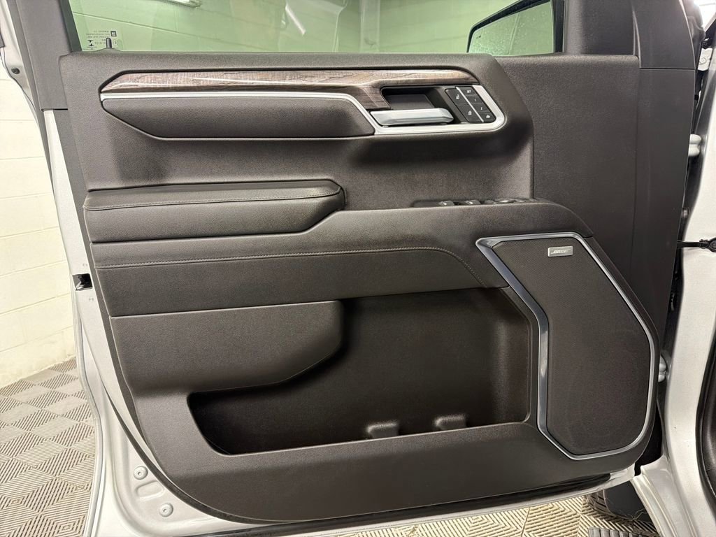 Used 2022 Chevrolet Silverado 1500 LTZ w/ LTZ Premium Package image 17