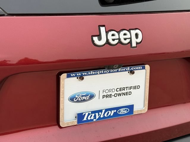 Used 2019 Jeep Cherokee Latitude w/ Popular Appearance Group FWD image 26
