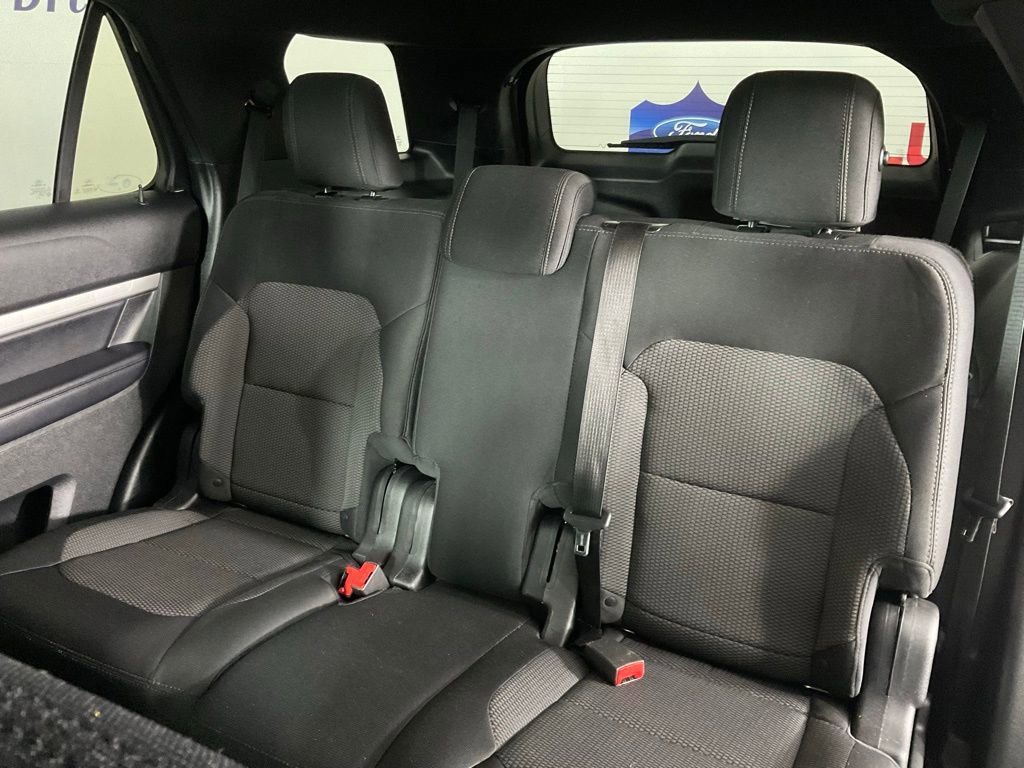 Certified 2017 Ford Explorer XLT FWD image 12