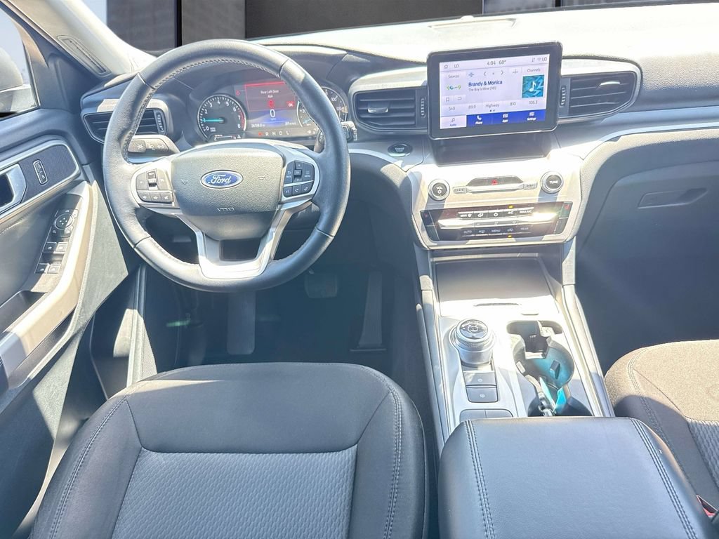 Certified 2023 Ford Explorer XLT RWD image 18