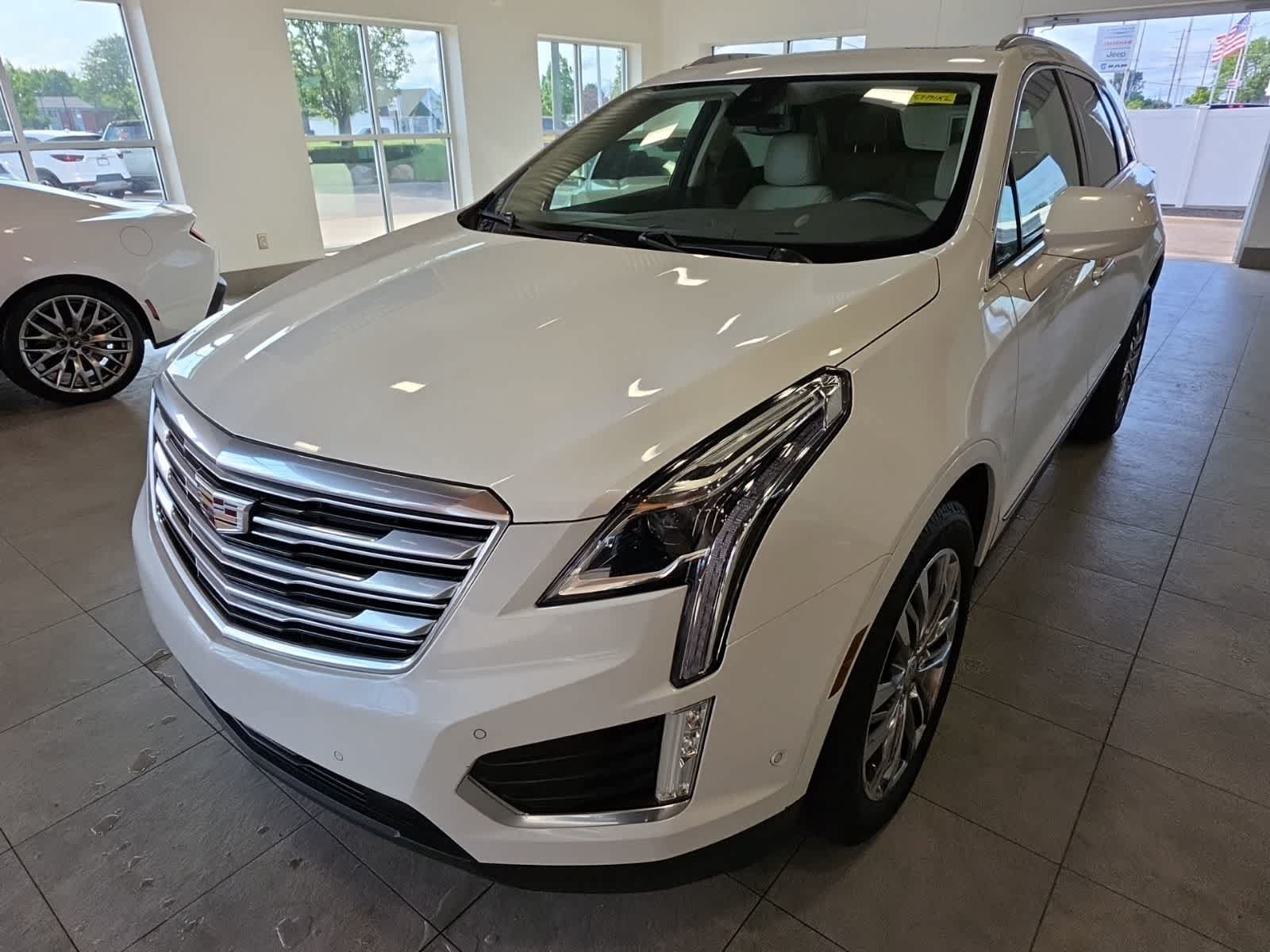 Used 2017 Cadillac XT5 Premium Luxury w/ Driver Assist Package AWD/4WD image 2