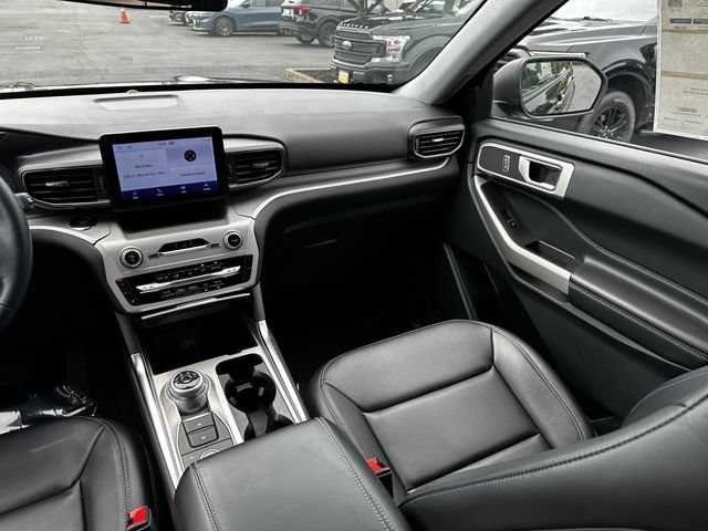 Certified 2023 Ford Explorer XLT w/ Equipment Group 202A AWD/4WD image 17