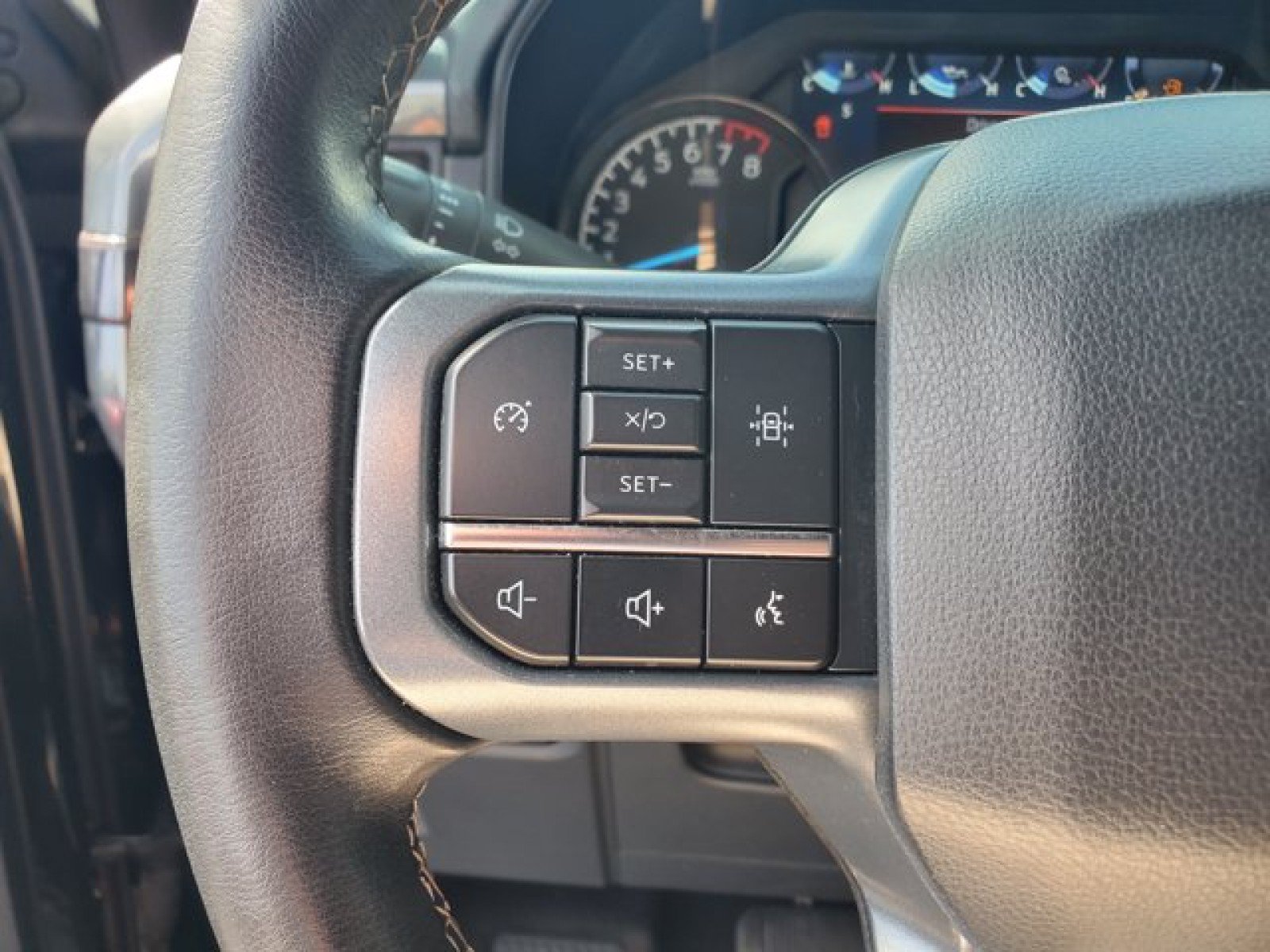 Certified 2023 Ford F150 XLT w/ XLT Black Appearance Package AWD/4WD image 17