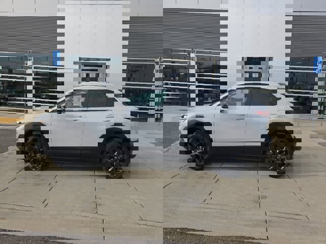 Used 2024 MAZDA CX-30 AWD 2.5 S w/ Select Sport Pkg image 2