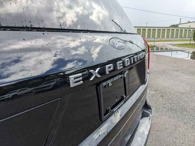 Certified 2025 Ford Expedition Active AWD/4WD image 12