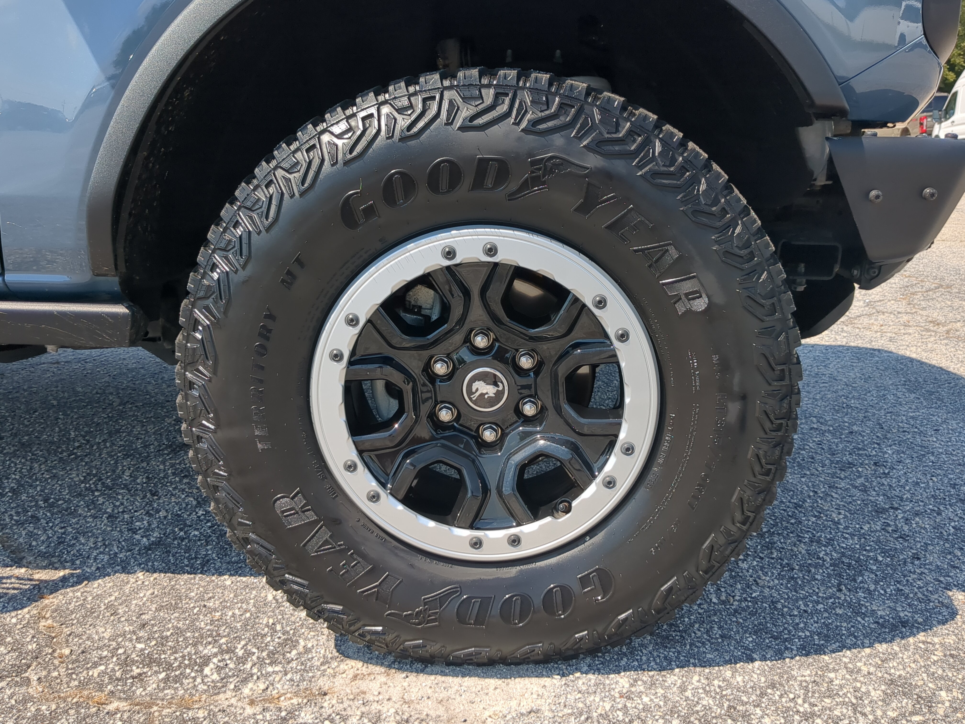 Certified 2023 Ford Bronco Black Diamond w/ Sasquatch Package AWD/4WD image 9