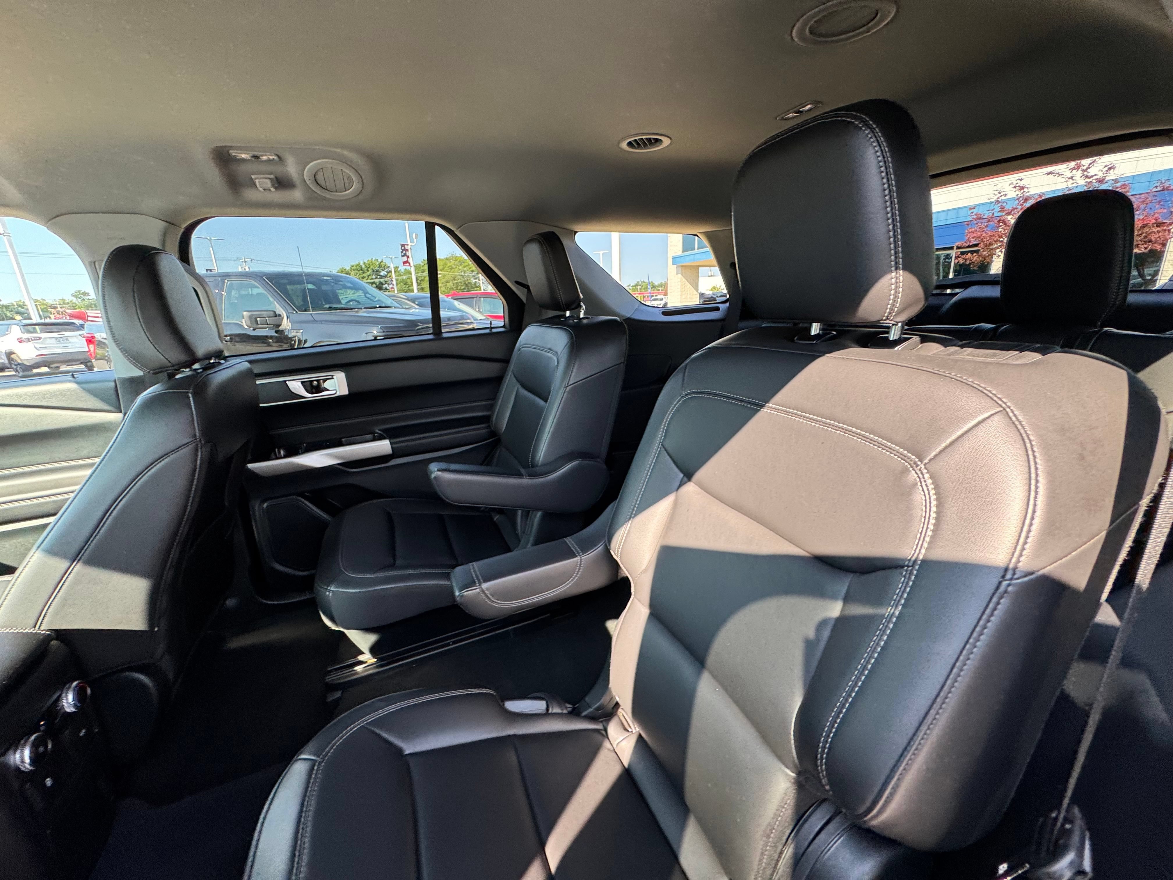 Certified 2023 Ford Explorer XLT w/ Equipment Group 202A AWD/4WD image 28