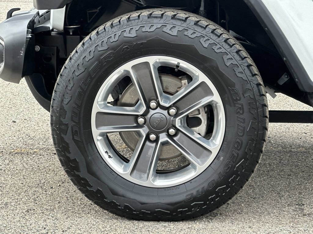 Used 2020 Jeep Wrangler Unlimited Sahara image 25