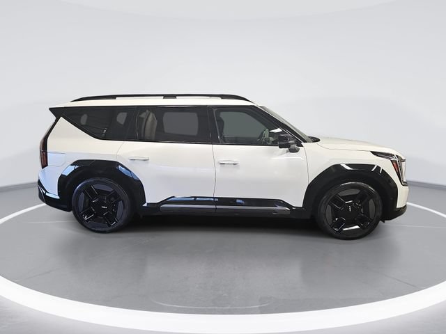 Used 2024 Kia EV9 GT-Line AWD/4WD image 2