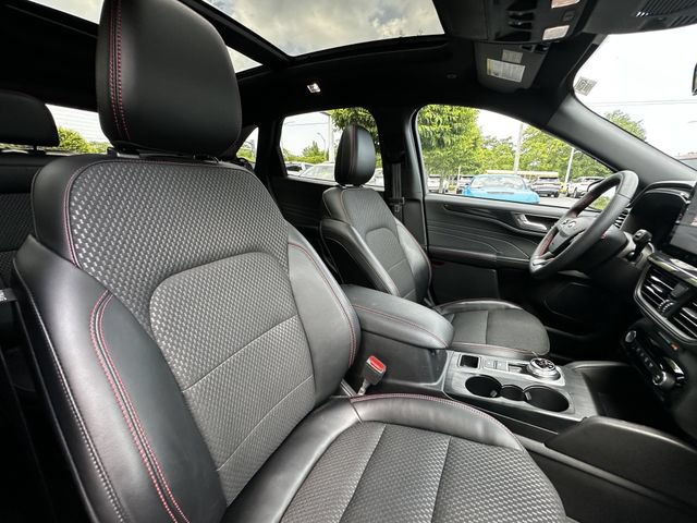Certified 2023 Ford Escape ST-Line w/ Tech Pack #1 AWD/4WD image 36