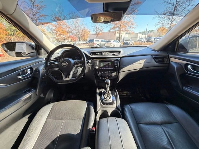 Used 2019 Nissan Rogue SV w/ Premium Package image 13