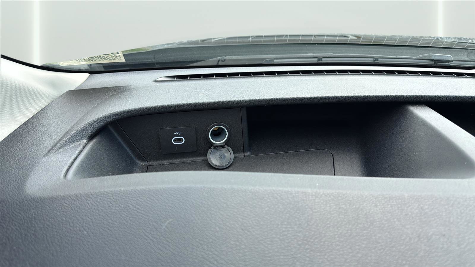 Certified 2023 Ford Transit 350 XLT RWD image 29