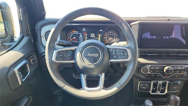 Used 2025 Jeep Wrangler Unlimited Sahara image 24