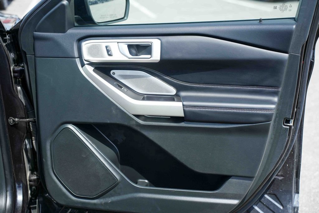 Certified 2023 Ford Explorer Limited w/ Limited Technology Package AWD/4WD image 19