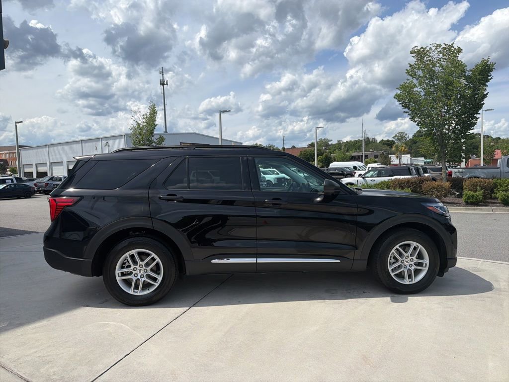 Certified 2025 Ford Explorer Active w/ Active Comfort Package RWD image 11