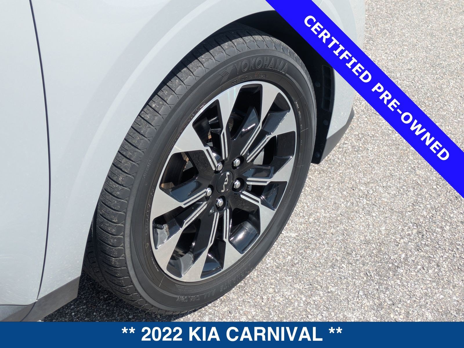 Used 2022 Kia Carnival EX FWD image 13