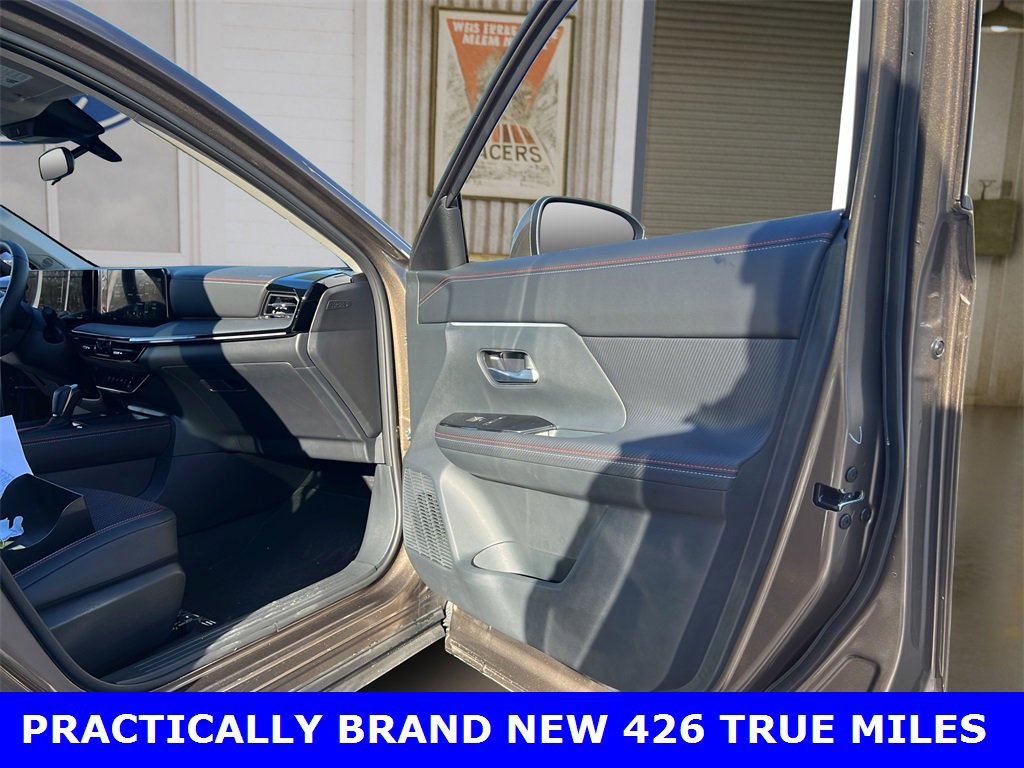 Used 2025 Nissan Kicks SR image 21