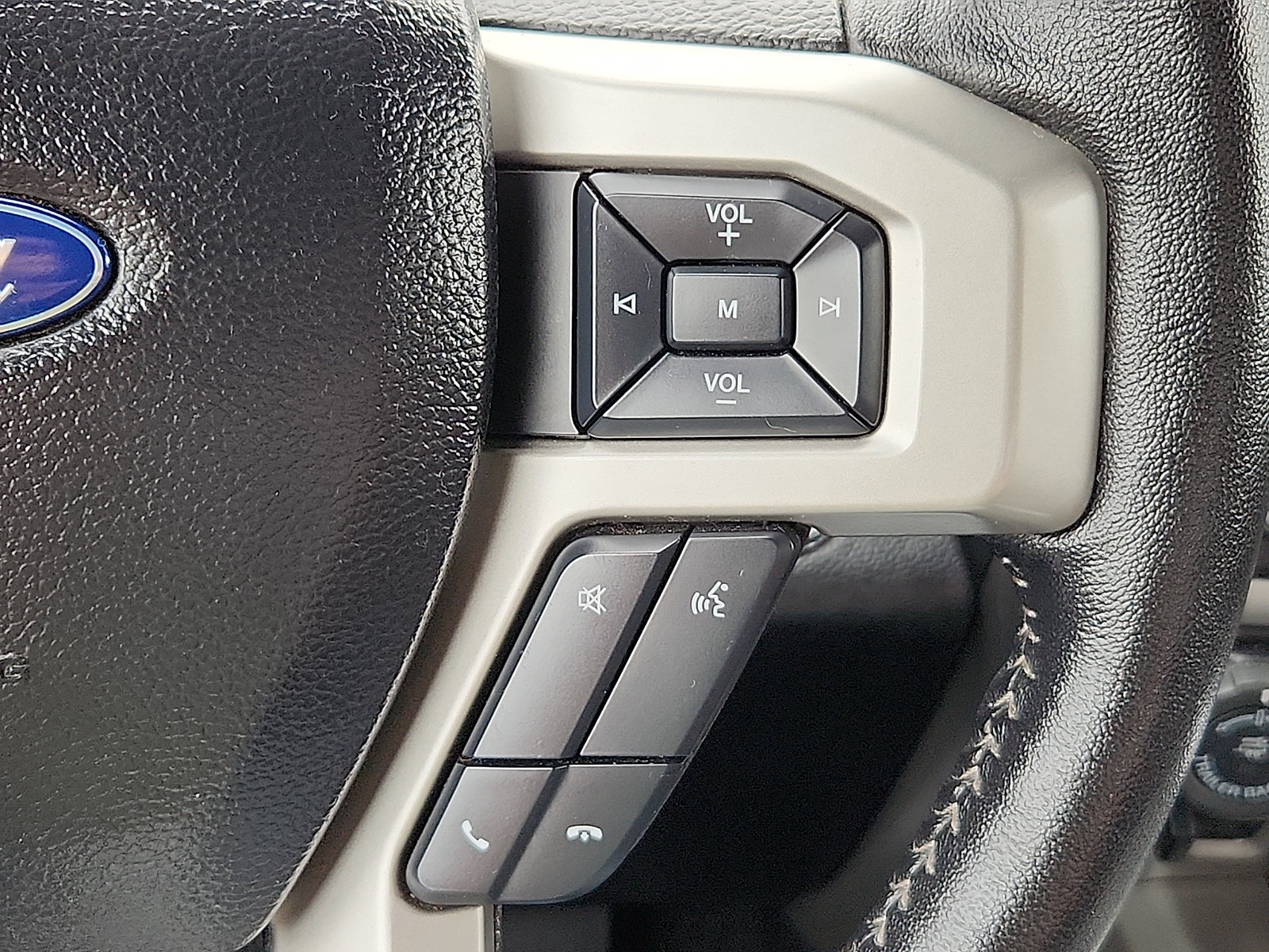 Certified 2019 Ford F150 Lariat w/ Equipment Group 502A Luxury AWD/4WD image 20