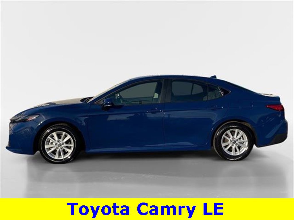 Used 2025 Toyota Camry LE image 5