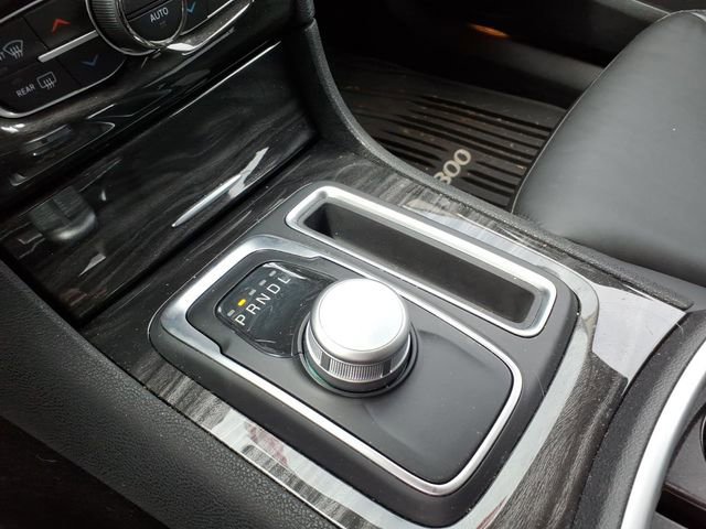 Used 2021 Chrysler 300 Touring L image 27