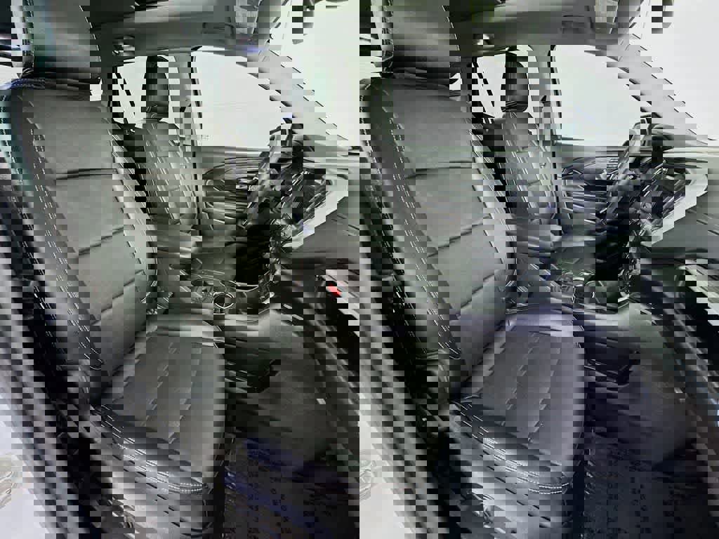 Used 2024 GMC Terrain SLT image 18