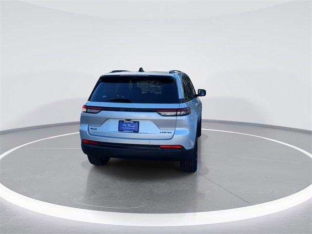 Used 2023 Jeep Grand Cherokee Limited w/ Luxury Tech Group II image 5