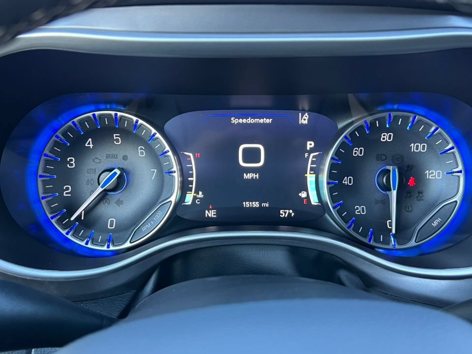 Used 2026 Chrysler Pacifica Select FWD image 19