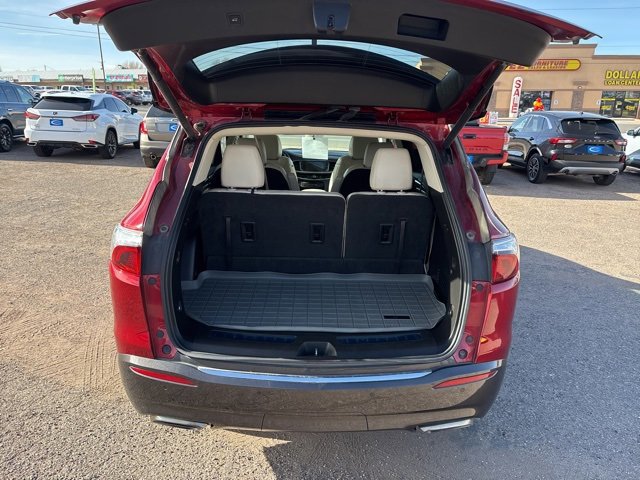 Used 2023 Buick Enclave Essence image 9