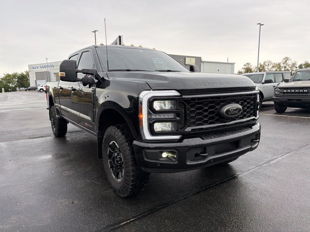 Certified 2025 Ford F250 Lariat w/ Lariat Ultimate Package AWD/4WD image 2